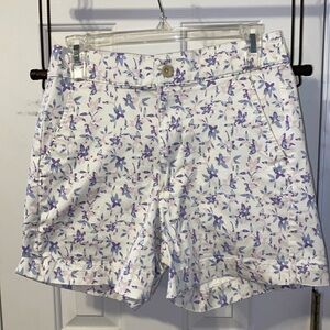 Jachs Girlfriend New York women’s shorts sz. Small- floral on white, pockets